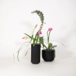 Vaso nero in carta e lattice effetto pietra lavica con porta fiori